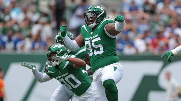 DT Quinnen Williams celebrates on field